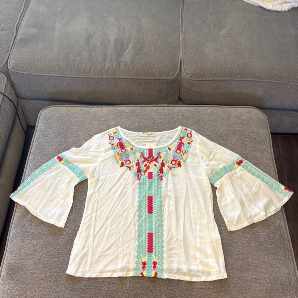 Embroidered White and Green Women's Top NWT Impressions XL